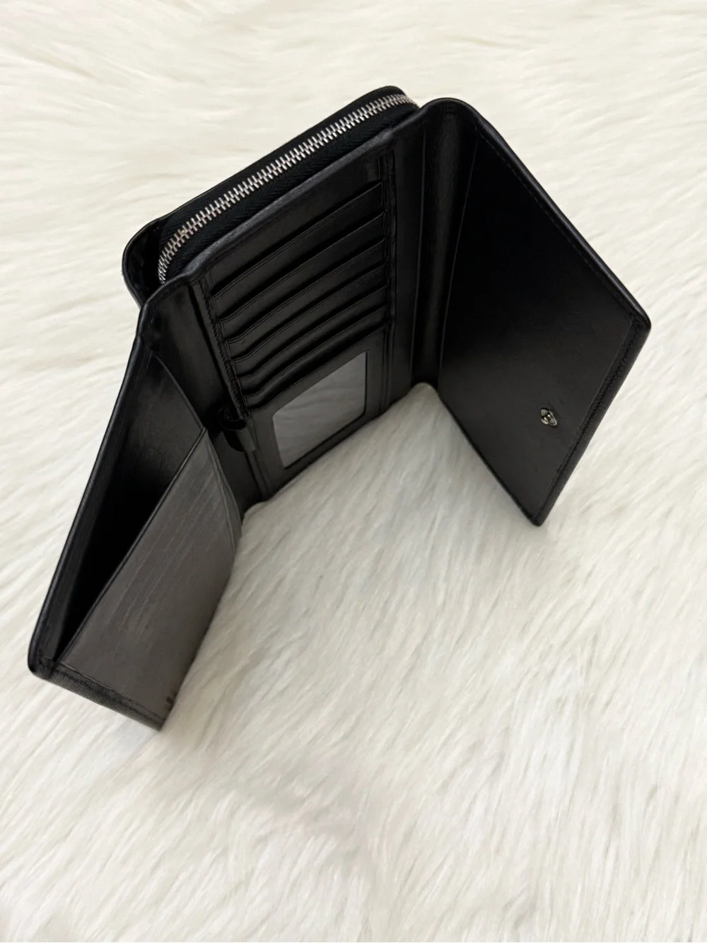 COACH - BLACK ALL SMOOTH LEATHER VINTAGE TRIFOLD TRAVEL WALLET